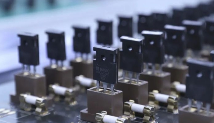 全世界回收電子產(chǎn)品，長期高價回收工廠剩余電子元器件ic！