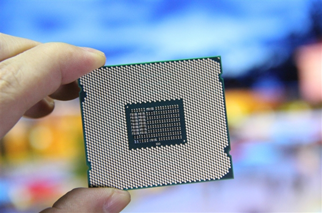 出售（Intel）奔騰? Silver 和 Gold 處理器、賽揚? 處理器