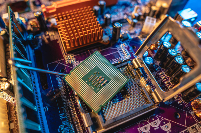 【供應】Microchip微控制器，供應 8 位 MCU，PIC? MCU，AVR? MCU，16 位 MCU