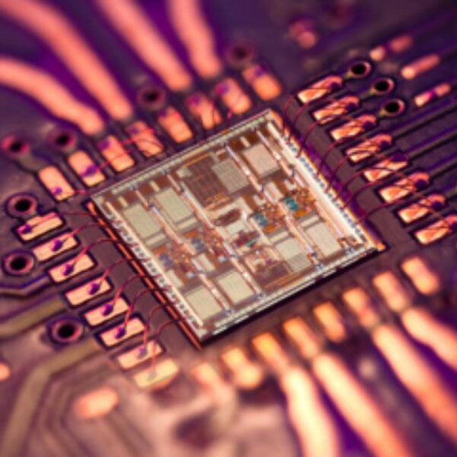 供應(yīng)，回收 [Broadcom] AFSI-R74C4SB 56Gb/s 4 通道線性 TIA（跨阻抗放大器）IC
